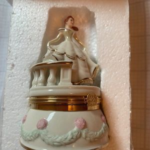 Lenox Disney Showcase Beauty & the Beast Belle Treasure Box